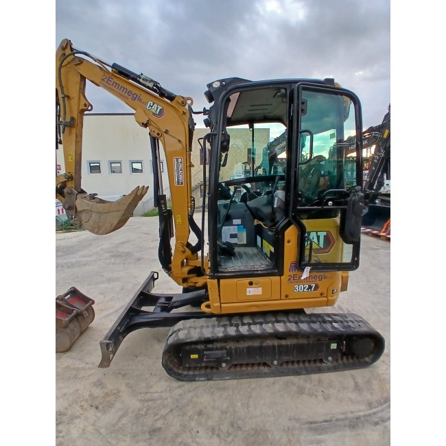 MINIESCAVATORE CAT 302.7