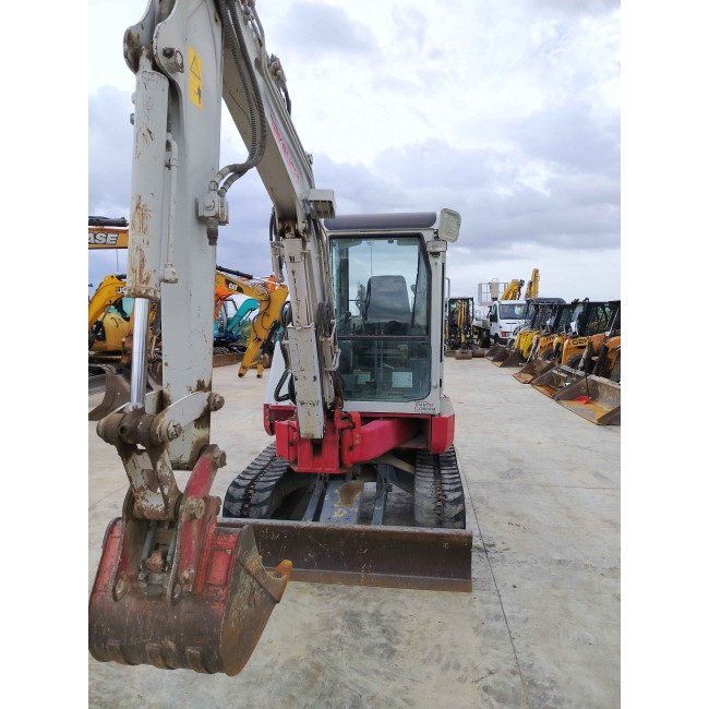 MINIESCAVATORE TAKEUCHI TB138FR