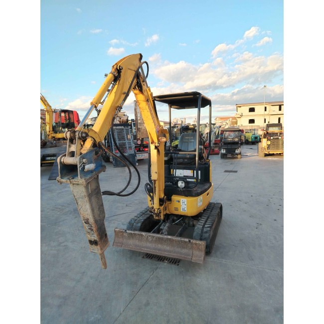 MINIESCAVATORE KOMATSU PC16