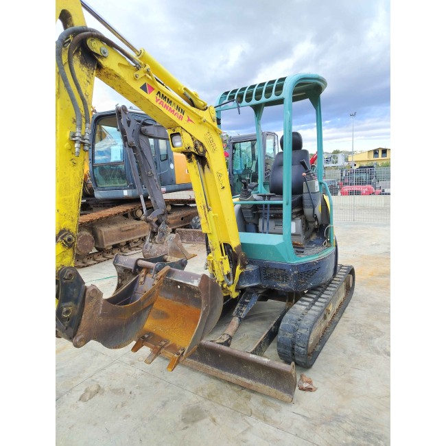 MINIESCAVATORE YANMAR VIO20