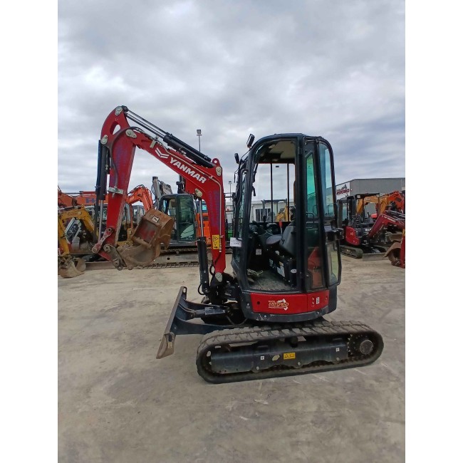 MINIESCAVATORE YANMAR VIO27